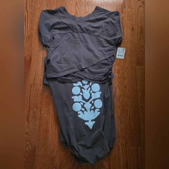 NWT FP Movement Hot Shot Logo Crossover Set Dark Shadow - Picture 9 of 15